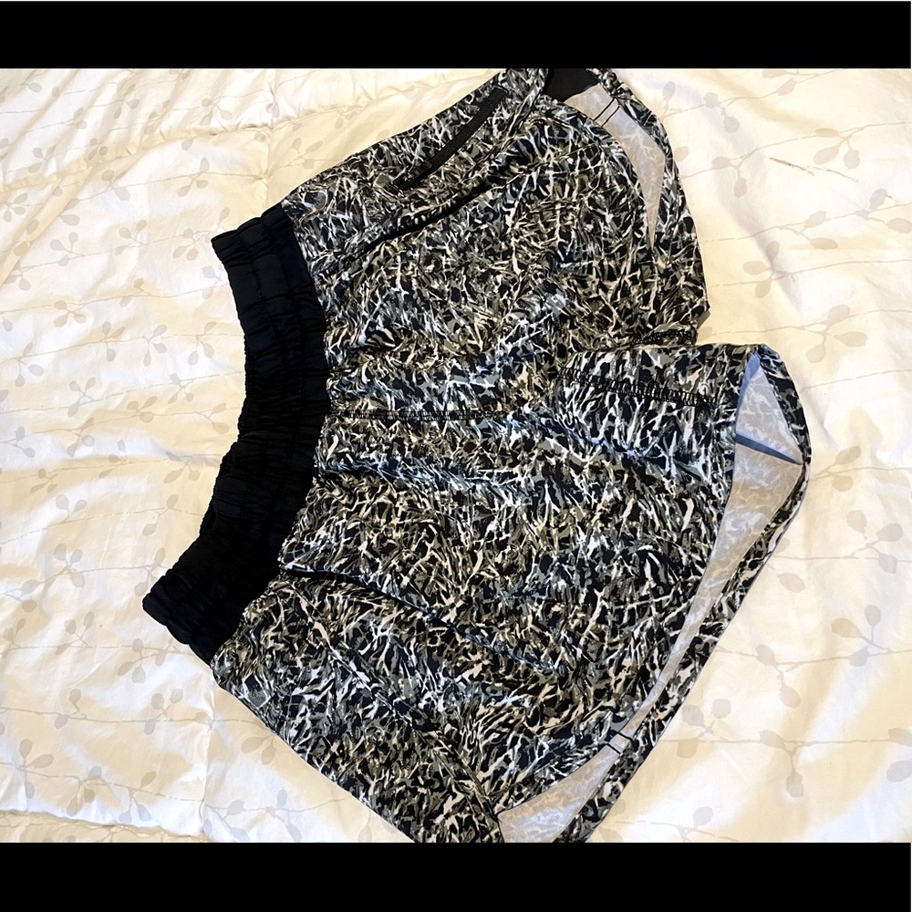 Lululemon Tracker Shorts (size 4)